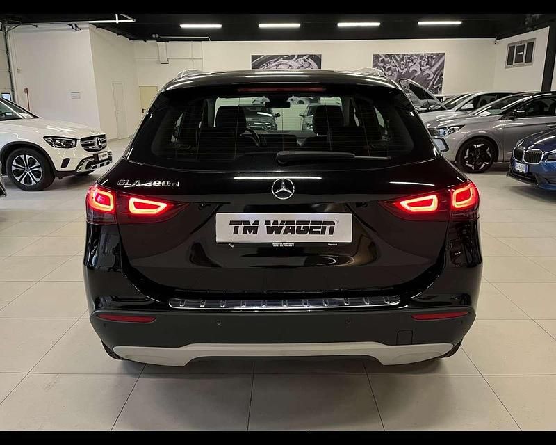 Usata Mercedes GLA200 Business 150 CV (110 kW) 2022 Nero SUV