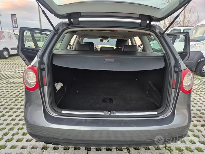 Usata VW Passat Highline 140 CV (102 kW) 2006 Grigio Station wagon