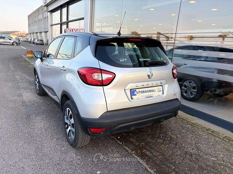 Usata Renault Captur Zen 90 CV (66 kW) 2016 Grigio SUV