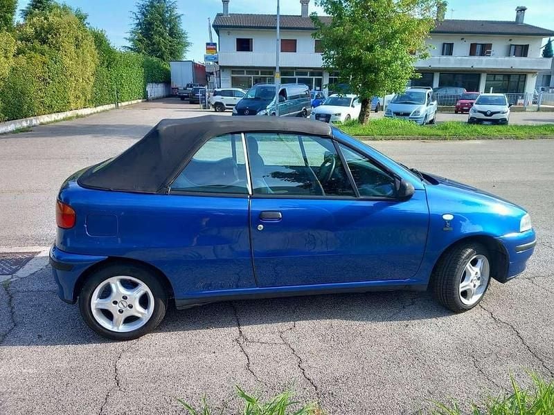 Usata Fiat Ritmo 52 CV (38 kW) 1984 Blu/azzurro Cabrio