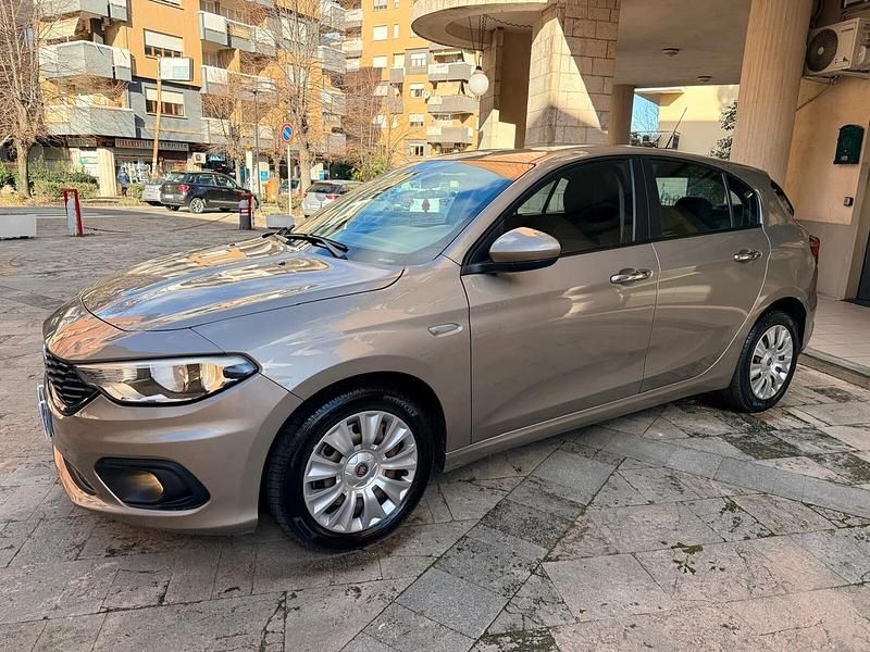 Usata Fiat Tipo S 120 CV (88 kW) 2016 Oro Berlina