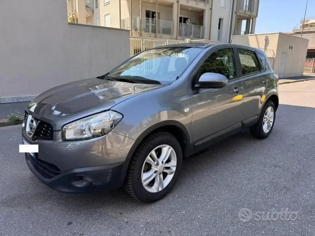 Usata Nissan Qashqai 150 CV (110 kW) 2011 Grigio SUV