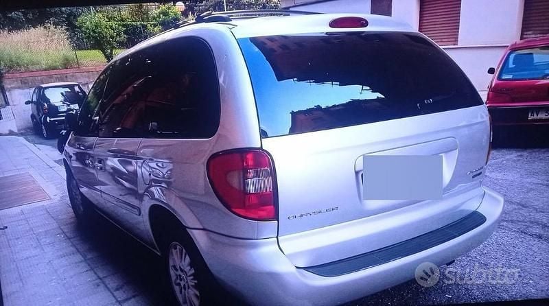 Usata Chrysler Voyager 143 CV (105 kW) 2007 Monovolume