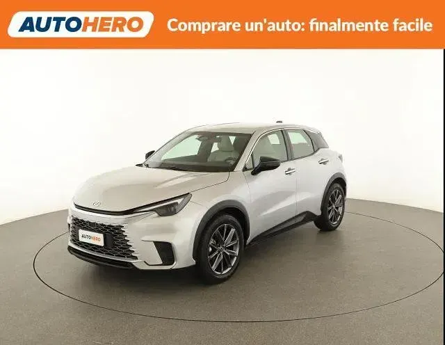 Usata Lexus LBX 136 CV (100 kW) 2025 Argento SUV