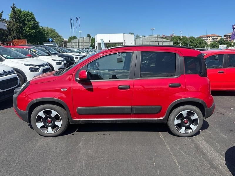 Begagnad Fiat Panda Cross Cross 70 HK (51 kW) 2024 Röd Halvkombi