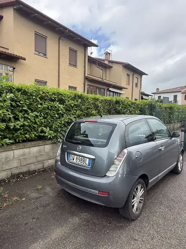 Usata Lancia Ypsilon 60 CV (44 kW) 2009 Grigio Utilitaria