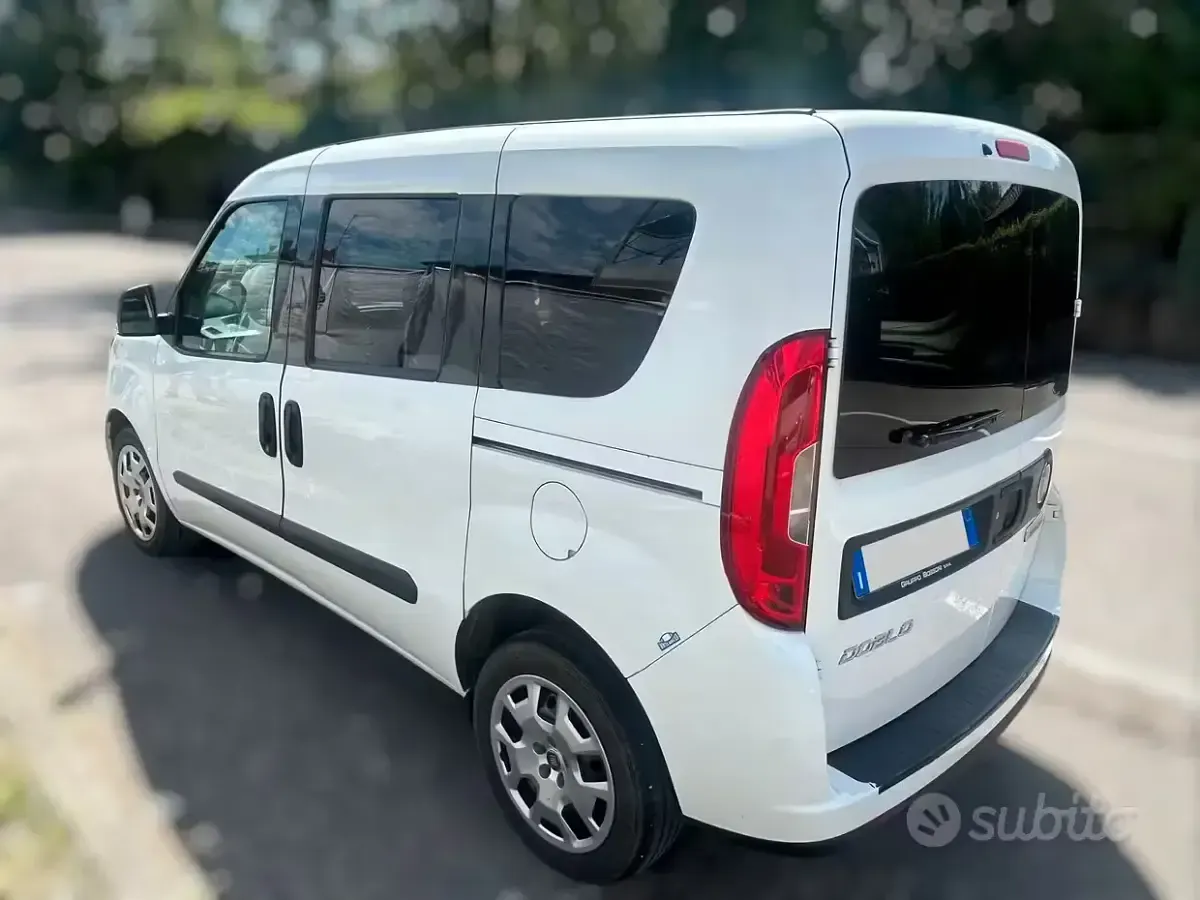 Usata Fiat Doblò 120 CV (88 kW) 2020 Bianco Monovolume