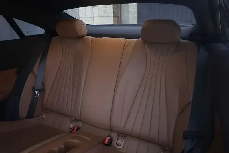 Usata Mercedes E220 Premium 194 CV (142 kW) 2020 Argento Coupé