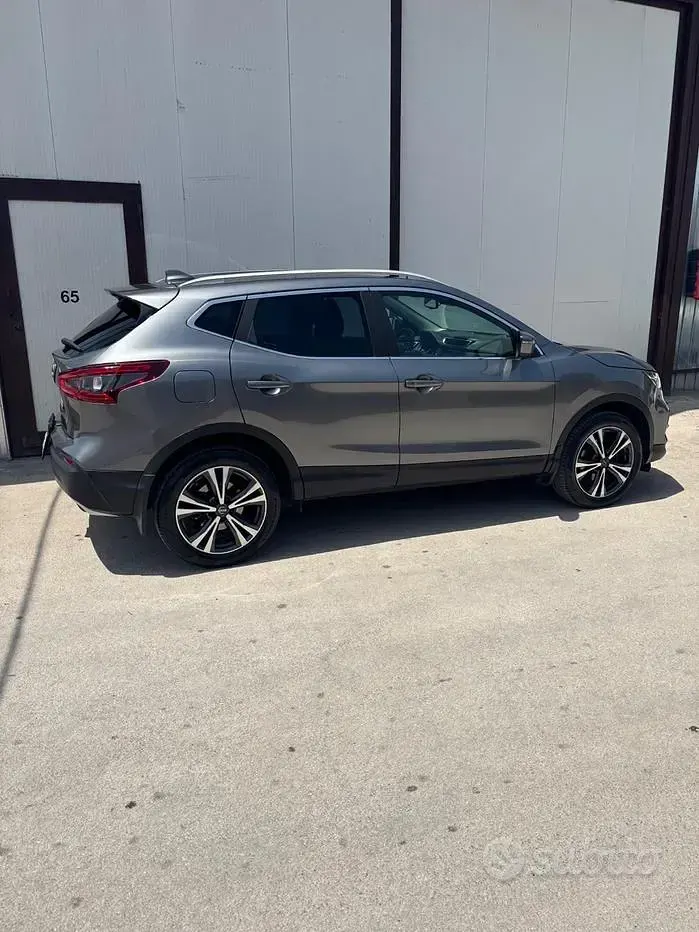 Usata Nissan Qashqai Tekna+ 110 CV (80 kW) 2018 Grigio SUV