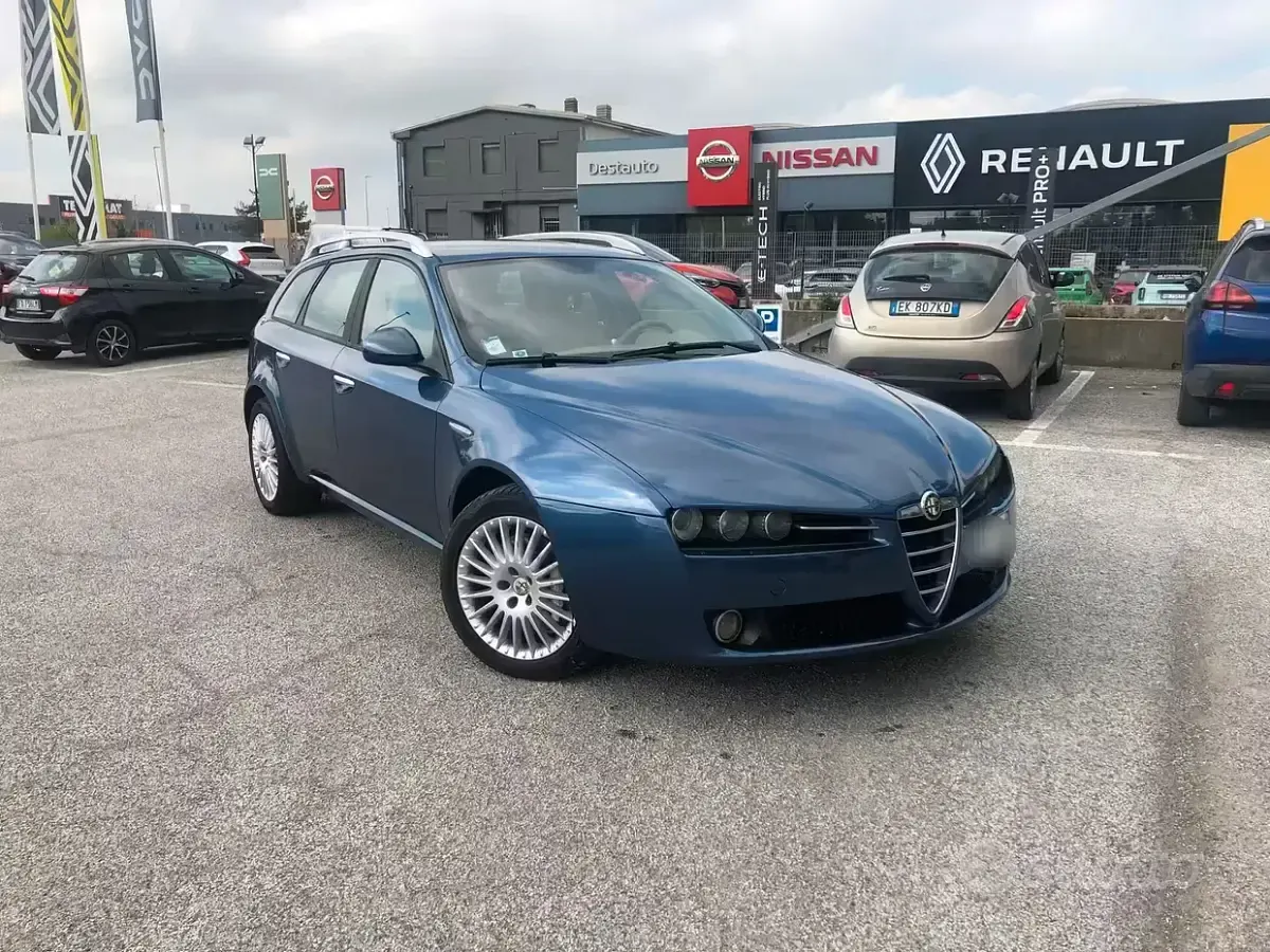 Usata Alfa Romeo 159 Distinctive 200 CV (147 kW) 2010 Blu Station wagon