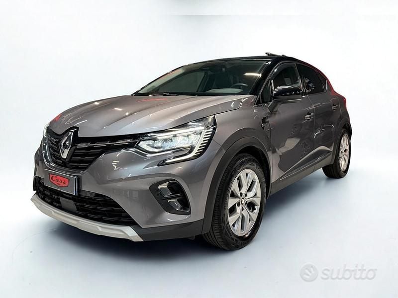 Usata Renault Captur Intens 145 CV (106 kW) 2022 Gray SUV