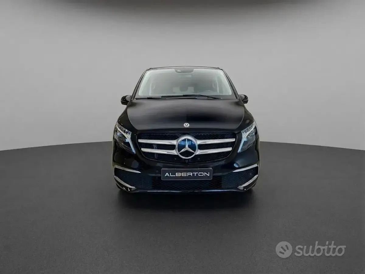 Usata Mercedes V300 Premium 237 CV (174 kW) 2024 Nero Monovolume