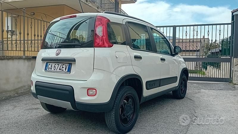 Usata Fiat Panda 4x4 S 86 CV (63 kW) 2020 Bianco Utilitaria