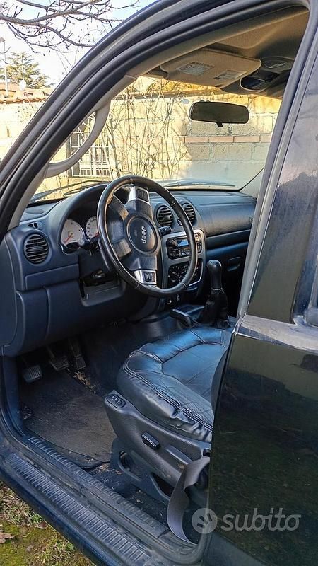 Usata Jeep Cherokee 143 CV (105 kW) 2002 Nero SUV