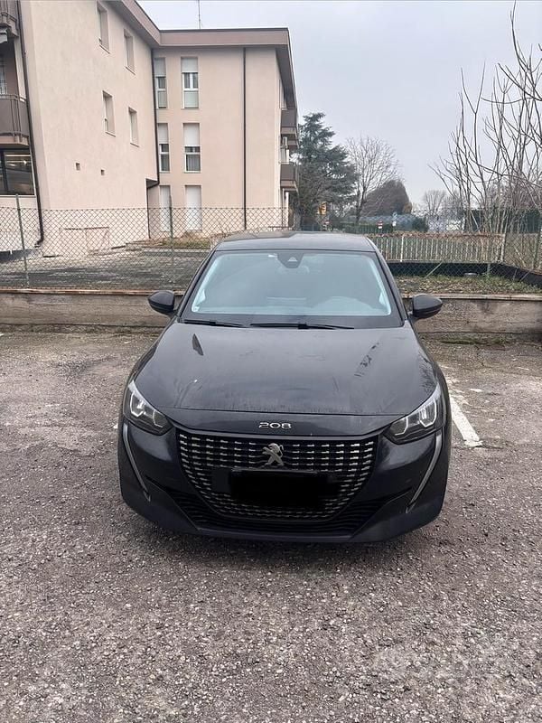Usata Peugeot 208 82 CV (60 kW) 2023 Nero Utilitaria