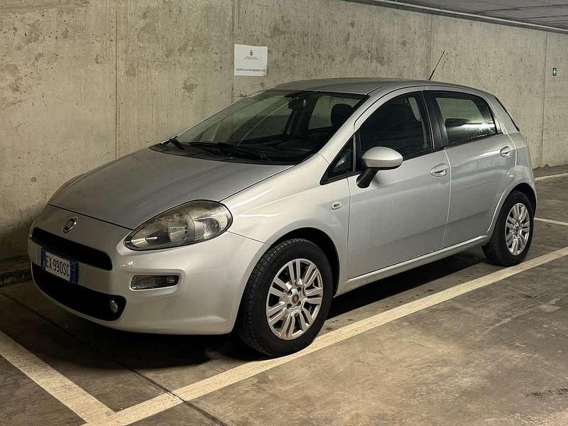 Usata Fiat Punto Street 69 CV (50 kW) 2014 Grigio Berlina
