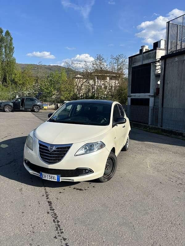 Usata Lancia Ypsilon S 69 CV (50 kW) 2011 Utilitaria