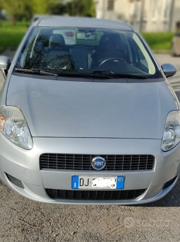 Usata Fiat Grande Punto Dynamic 77 CV (56 kW) 2007 Grigio Utilitaria