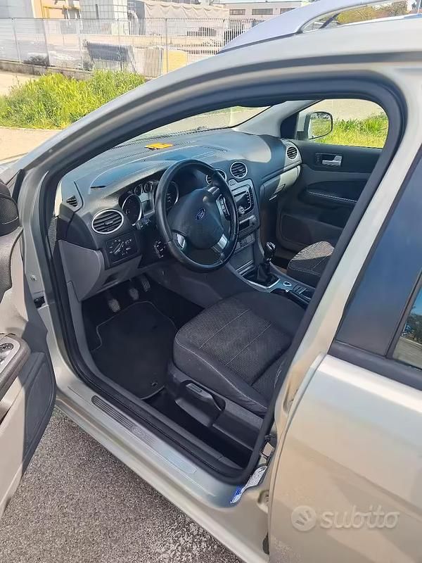 Usata Ford Focus Titanium 90 CV (66 kW) 2009 Station wagon