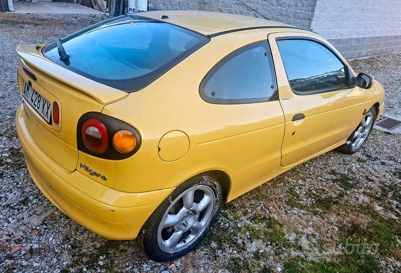 Usata Renault Mégane Coupé 1996 Giallo Coupé