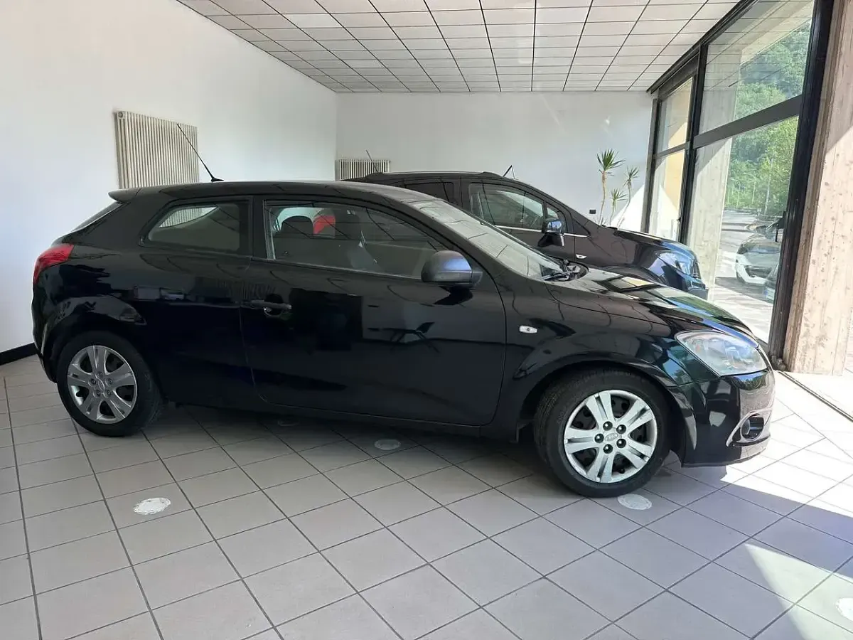 Usata Kia ProCeed LX 126 CV (92 kW) 2009 Met Utilitaria
