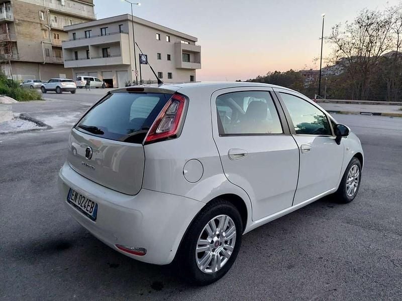 Usata Fiat Punto Lounge 75 CV (55 kW) 2012 Other Utilitaria