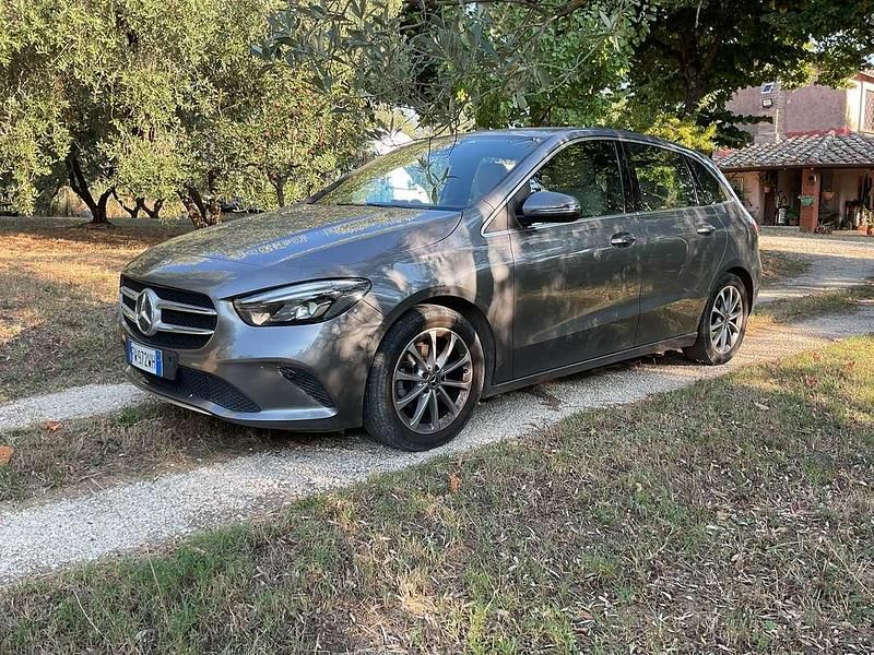 Usata 2019 Mercedes B180 Executive Monovolume | 20.000 € (Ottimo prezzo) - Immagine 1/4