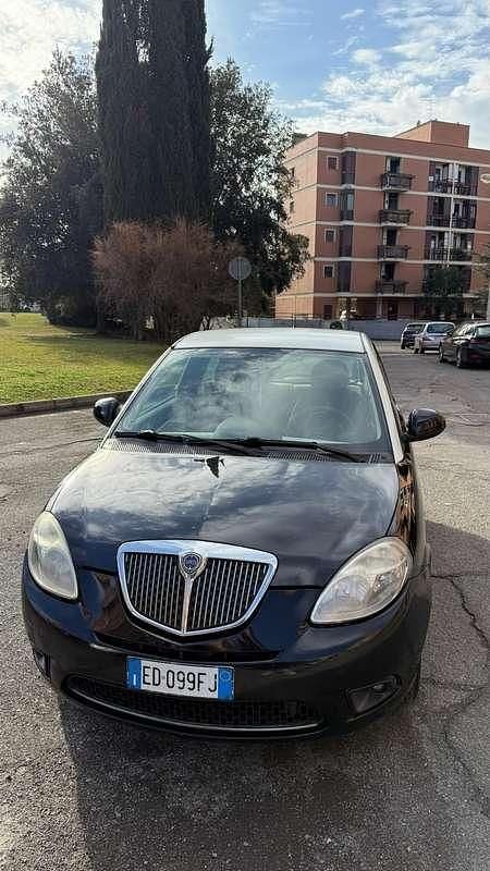 Usata Lancia Ypsilon 77 CV (56 kW) 2010 Nero Utilitaria