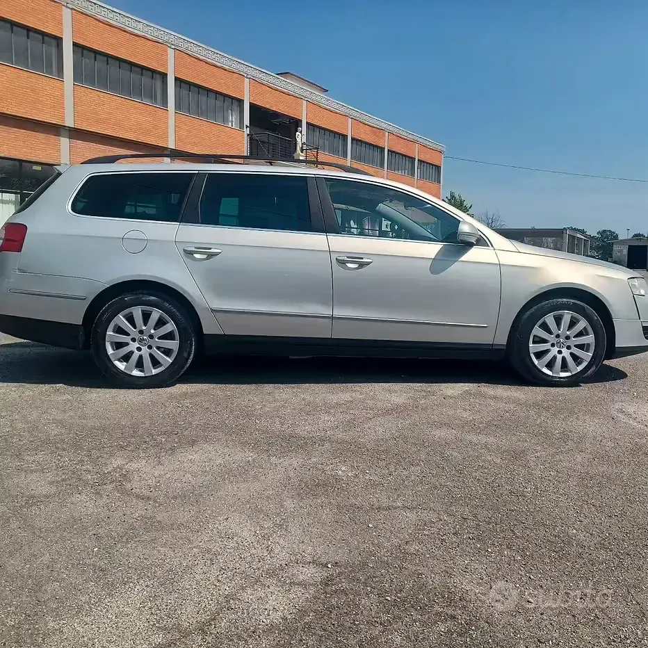 Usata VW Passat 150 CV (110 kW) 2010 Grigio Station wagon