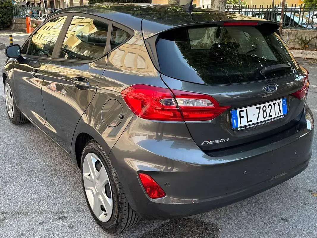Usata Ford Fiesta Vignale 86 CV (63 kW) 2017 Grigio Utilitaria