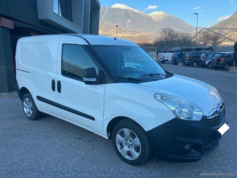 Usata Opel Combo 105 CV (77 kW) 2013 Other Monovolume