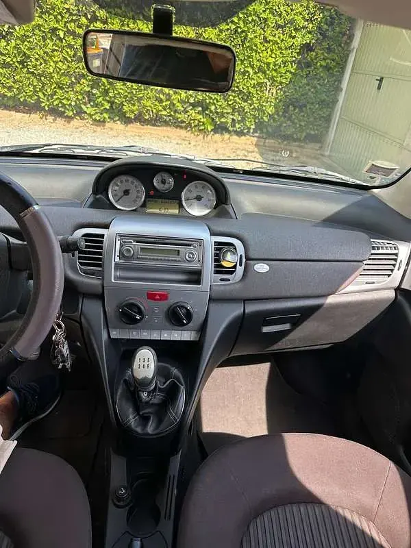 Usata Lancia Ypsilon 60 CV (44 kW) 2010 Grigio Utilitaria