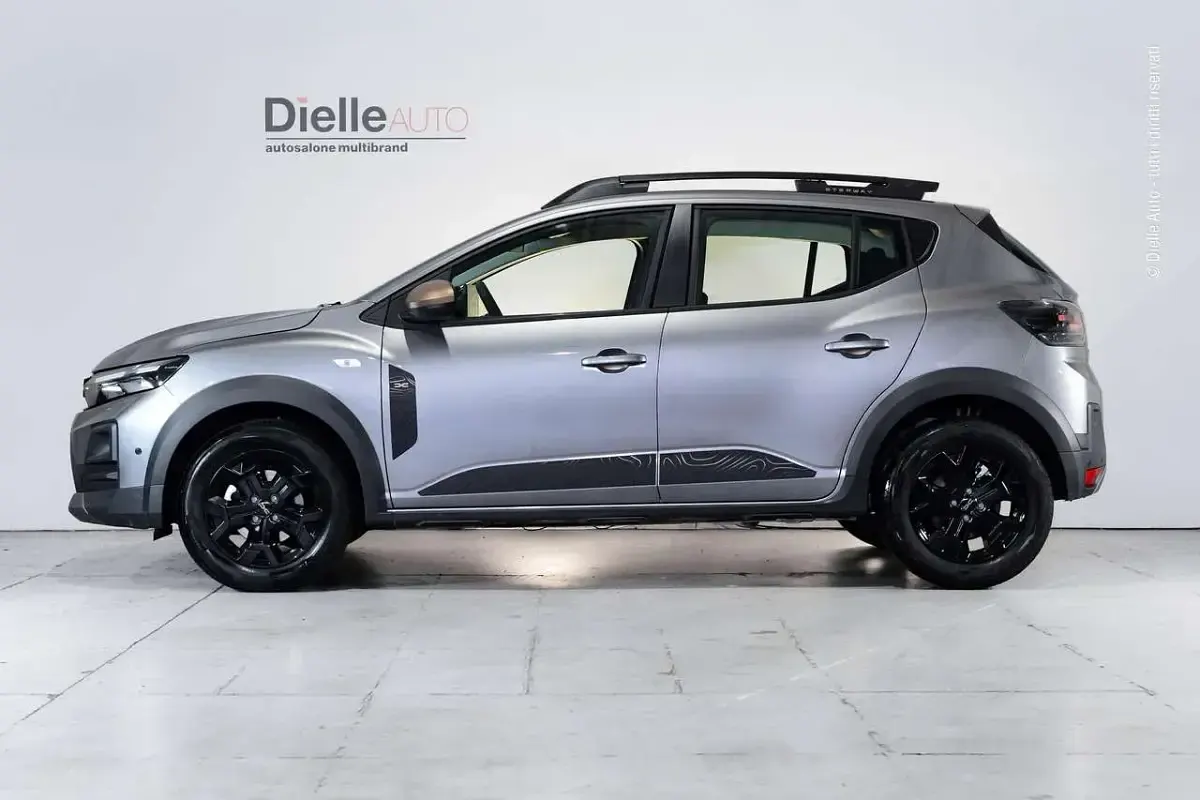 Nuova Dacia Sandero Extreme 122 CV (89 kW) 2026 Grigio scisto metallizzato SUV