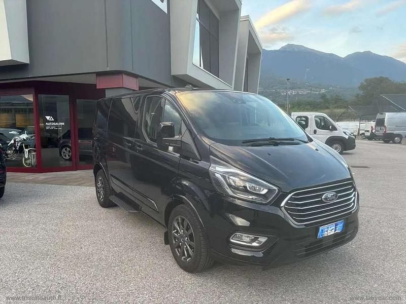 Usata Ford Tourneo Custom 185 CV (136 kW) 2021 Nero Furgone