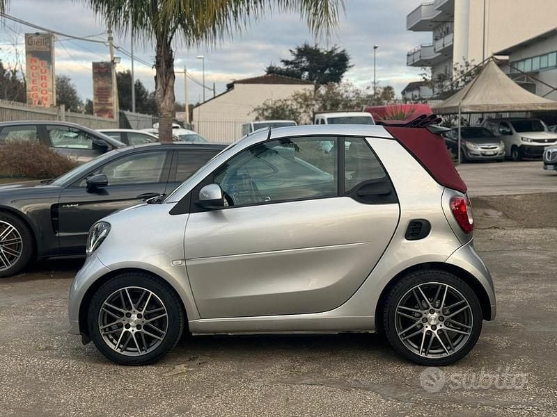 Usata Smart ForTwo Cabrio Brabus 109 CV (80 kW) 2017 Grigio Cabrio