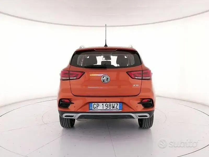 Usata MG ZS Comfort 106 CV (77 kW) 2023 Arancione SUV