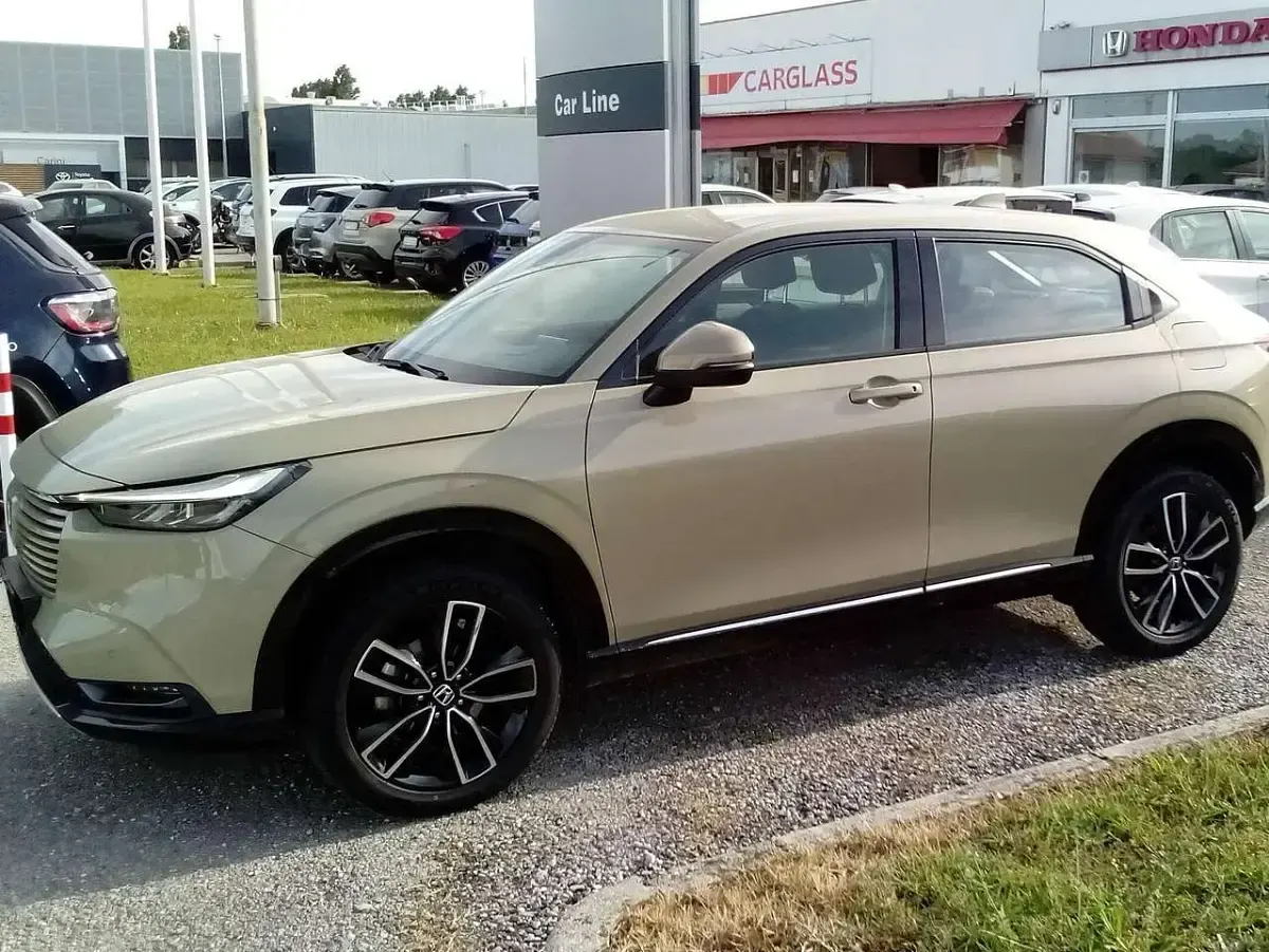 Begagnad Honda HR-V Advance 107 HK (78 kW) 2024 Beige SUV
