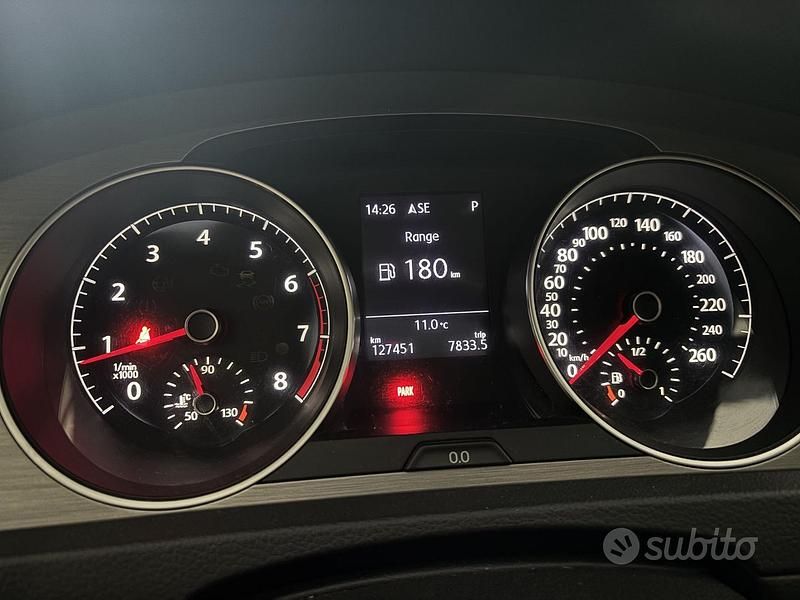 Usata VW Golf Sportsvan 173 CV (127 kW) 2017 Blu/azzurro Monovolume