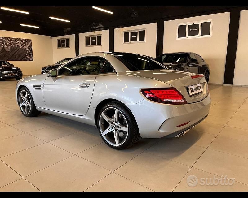 Usata Mercedes SLC180 AMG line 156 CV (114 kW) 2017 Grigio Cabrio