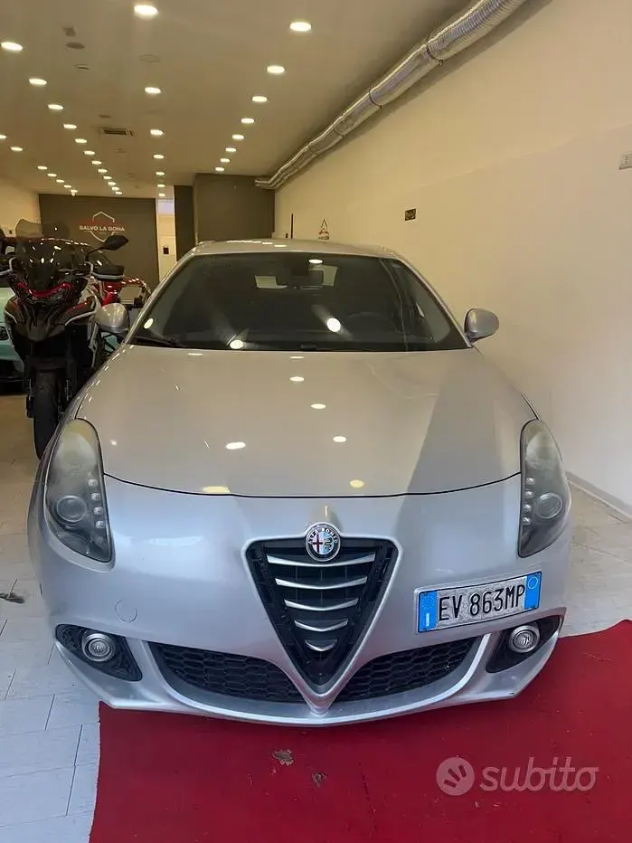 Usata Alfa Romeo Giulietta Exclusive 105 CV (77 kW) 2013 Grigio Utilitaria