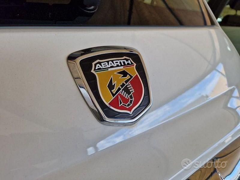 Usata Abarth 500 Custom 135 CV (99 kW) 2015 Bianco Utilitaria