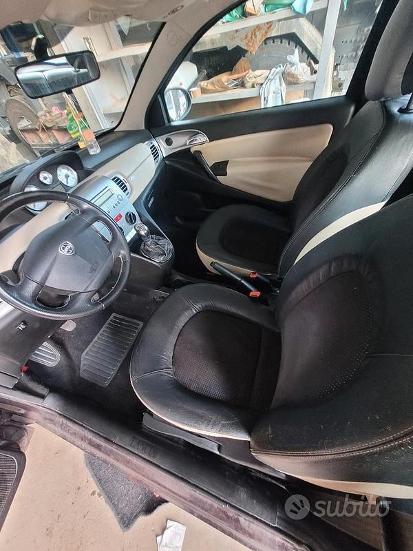 Usata Lancia Ypsilon 80 CV (58 kW) 2010 Utilitaria