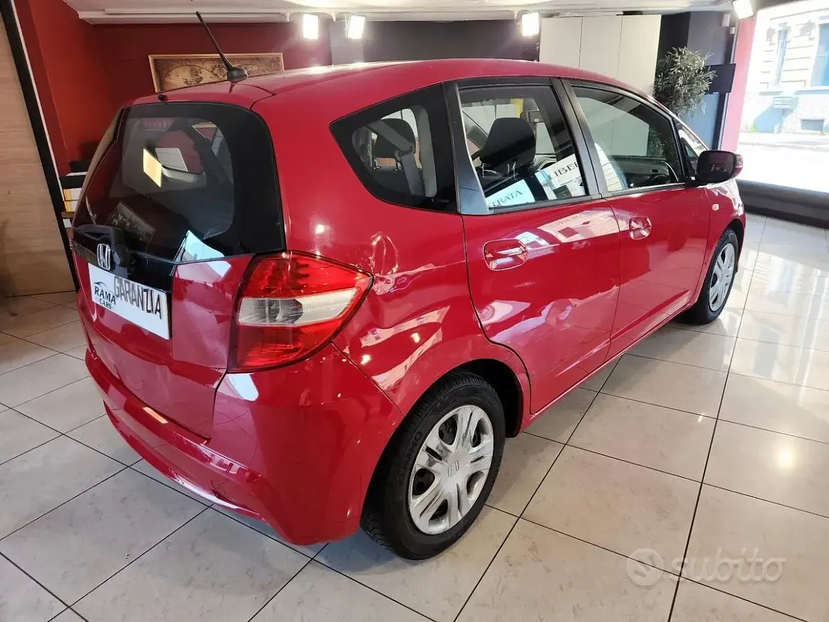 Usata Honda Jazz Trend 90 CV (66 kW) 2012 Rosso Utilitaria