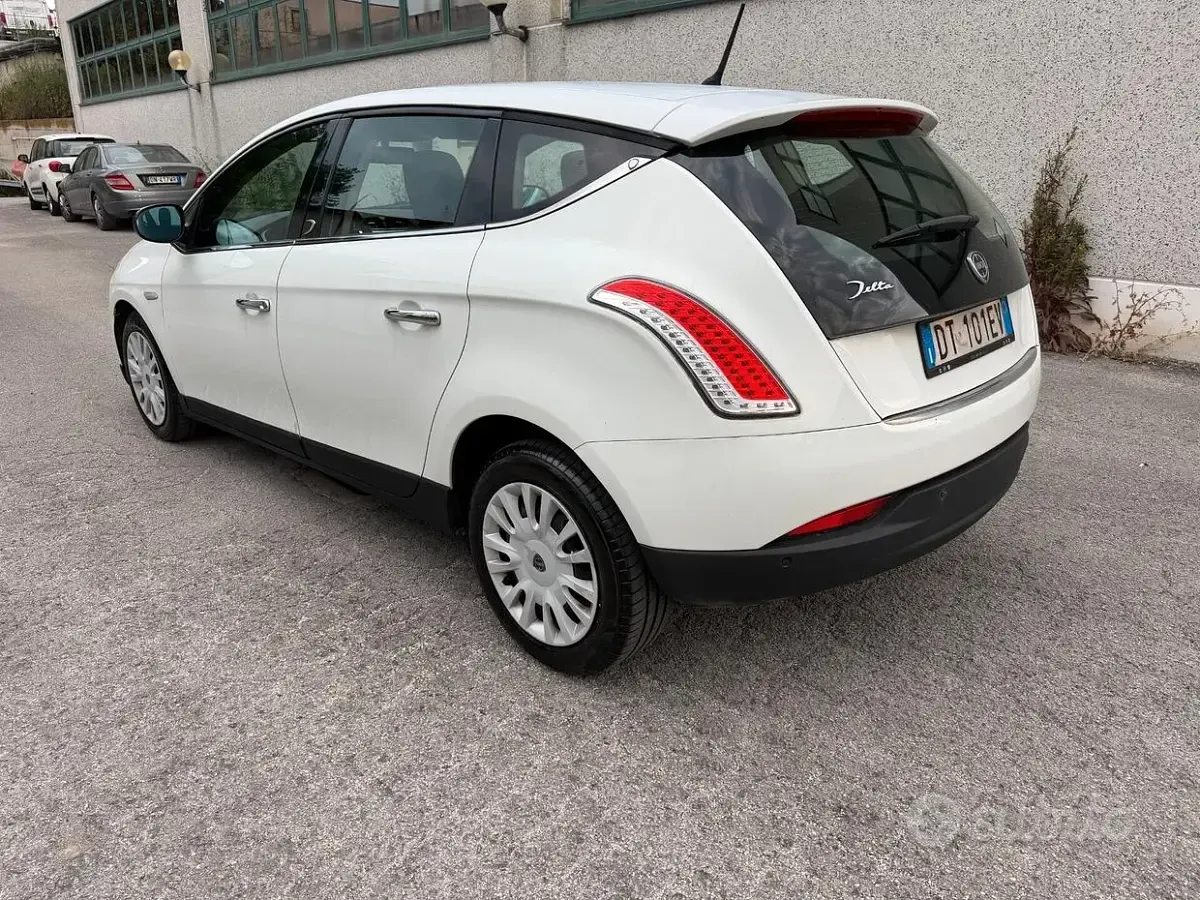 Usata Lancia Delta 120 CV (88 kW) 2008 Bianco Utilitaria
