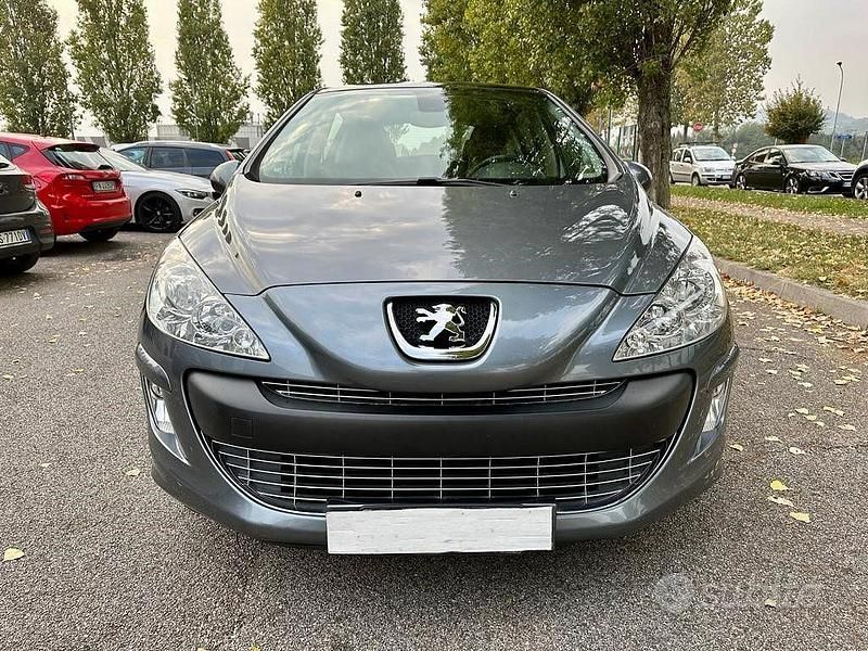 Usata Peugeot 308 Premium 110 CV (80 kW) 2008 Grigio Berlina
