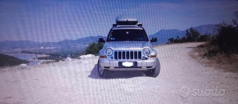 Usata Jeep Cherokee 2007 Grigio SUV