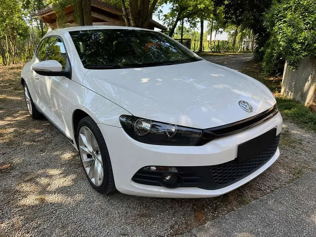 Usata VW Scirocco 122 CV (89 kW) 2011 Bianco Coupé