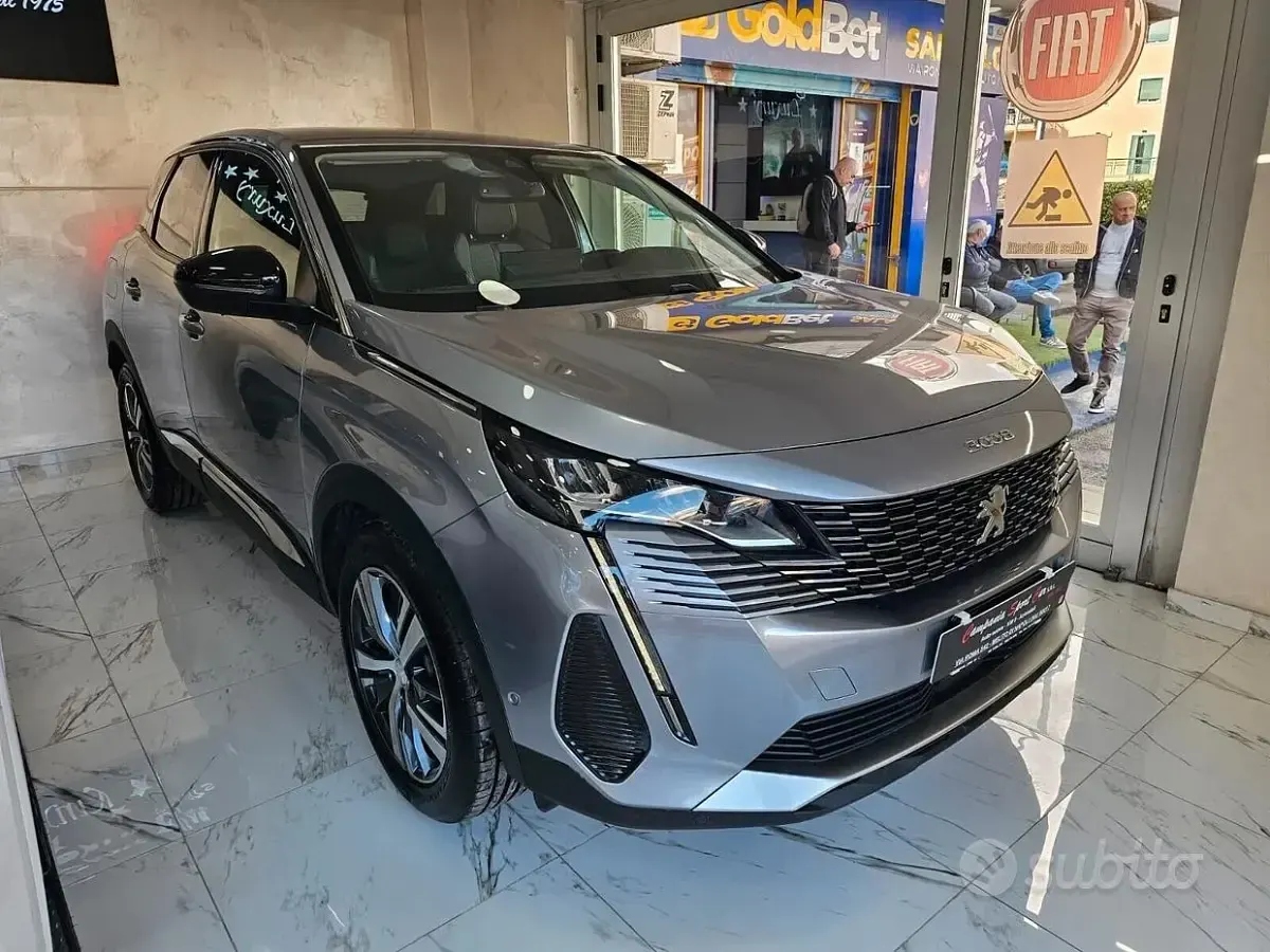 Usata Peugeot 3008 Allure 131 CV (96 kW) 2024 Grigio SUV