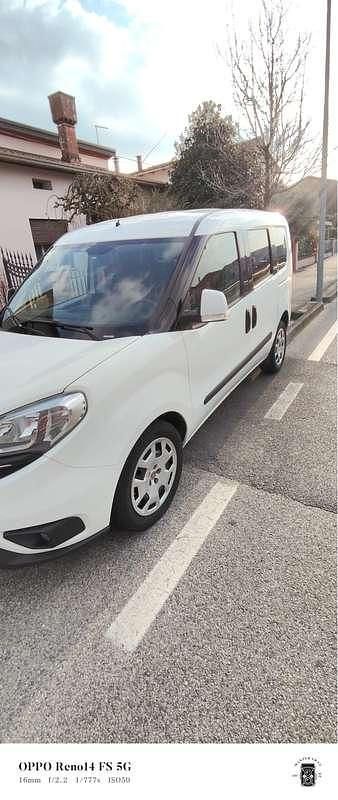 Usata Fiat Doblò Lounge 120 CV (88 kW) 2015 Monovolume