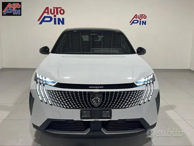 Usata Peugeot 3008 GT-line 145 CV (106 kW) 2025 Bianco SUV